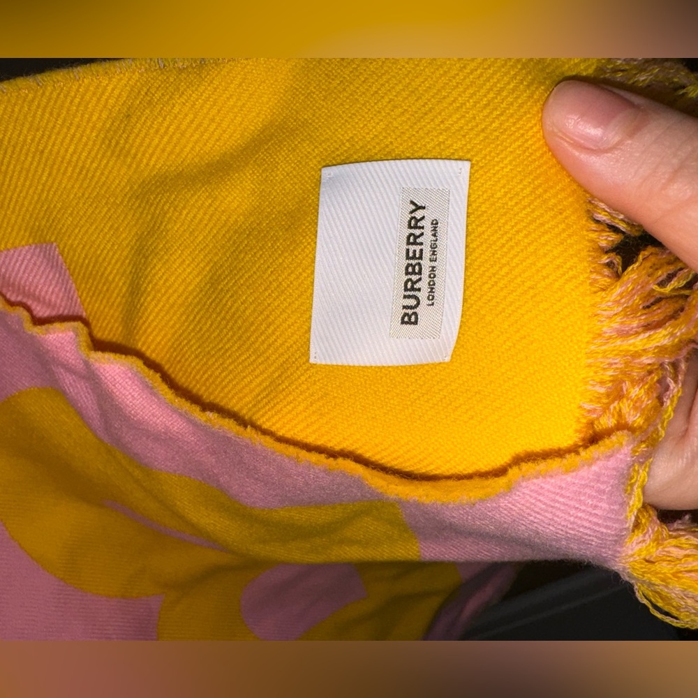 Burberry Wool Jacquard Logo Scarf 🤍 - Picture 1 of 8